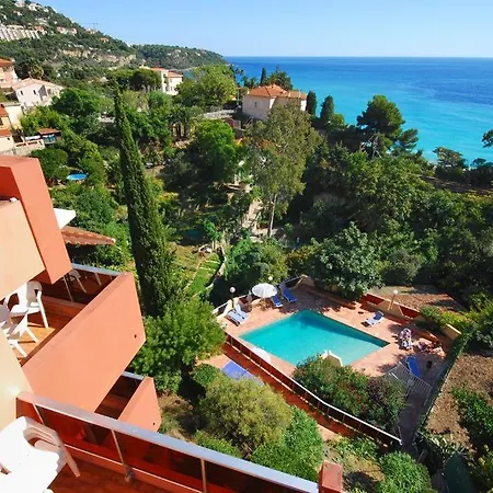 Апарт-отель Le Golf Bleu Cap Martin Рокебрюн — Кап-Мартен